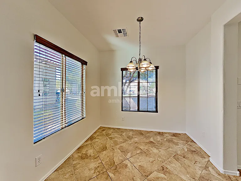19427 W Woodlands Ave — Photo 8