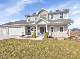 1955 Dollar Rd, De Pere, WI 54115