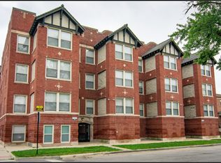 6901 S Prairie Ave, Chicago, IL 60637