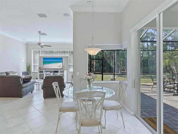 4th image of 4967 Wild Daisy Ln