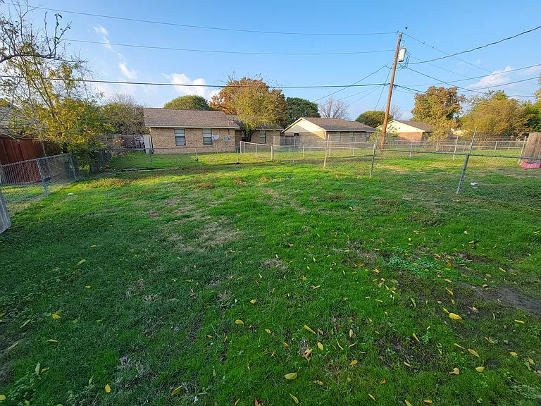 605 Navarro Dr — Photo 15