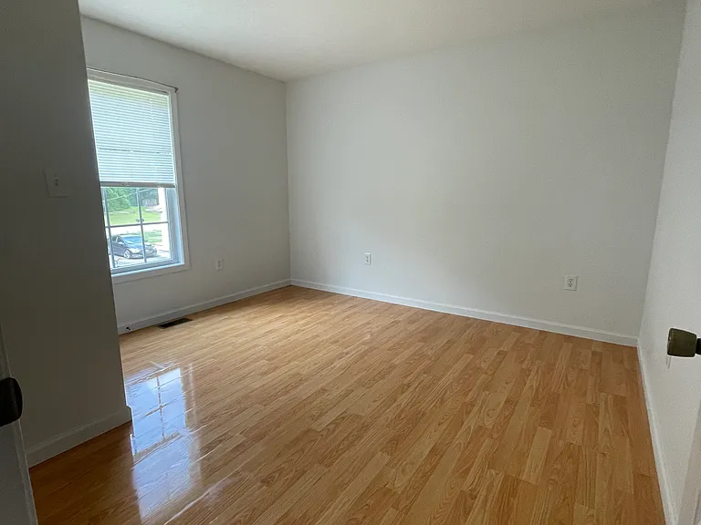 989 Bratton Br #7 — Photo 3