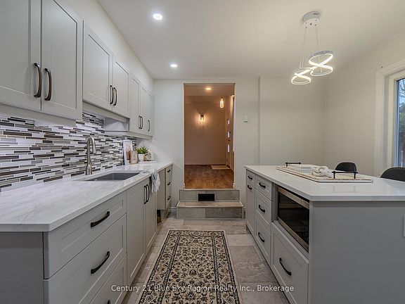 3rd image of 444 Lansdowne St