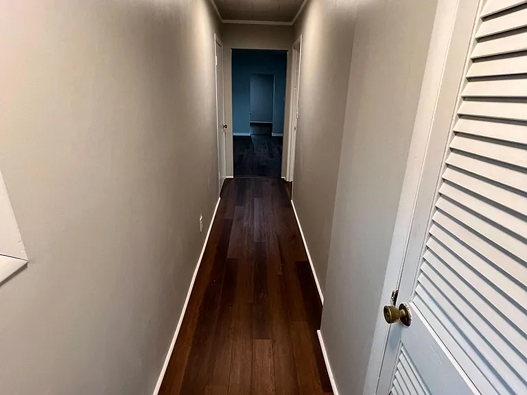 210 N Gilbert St — Photo 10