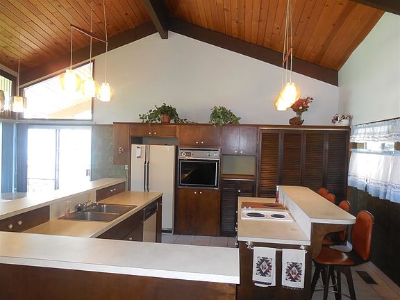 3rd image of 901 Lassen View Dr