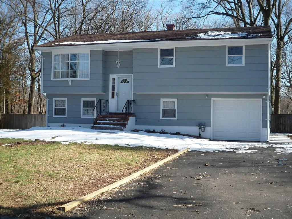 312 8th St photo 1