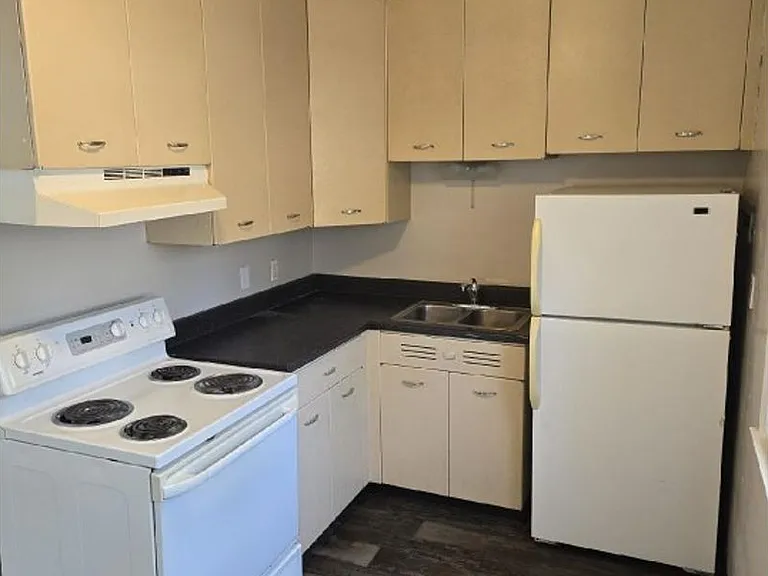 500 W 16th St #6 — Photo 13