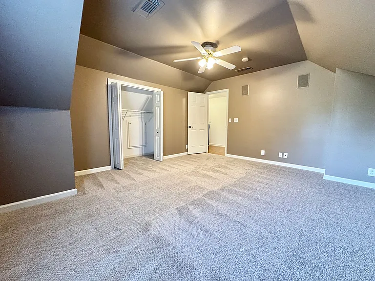 4008 Linden Ct — Photo 17