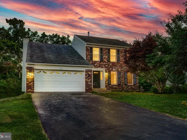 13614 Chevy Chase Ln, Chantilly, VA 20151