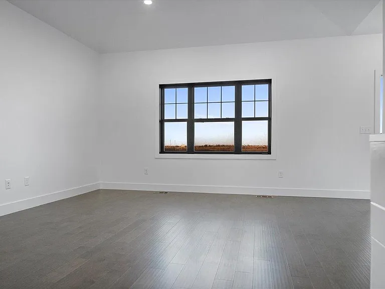 1627 Duncannon Dr — Photo 17