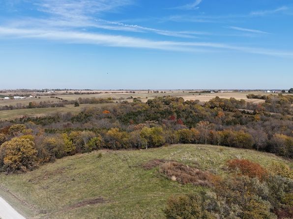 182 County Rd, Savannah, MO 64485