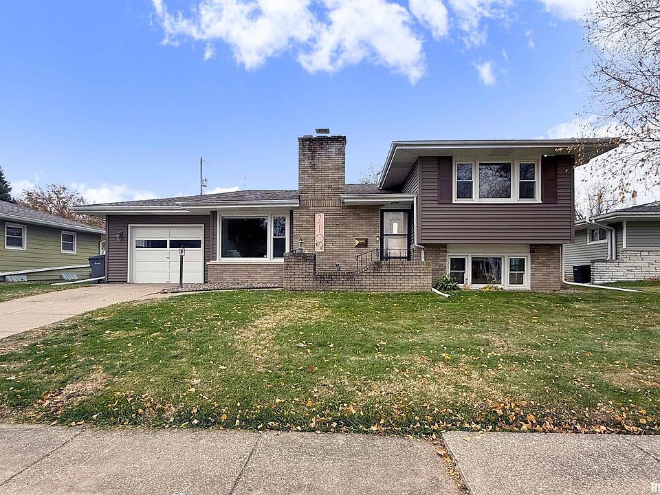 1st image of 210 Hilltop Ct