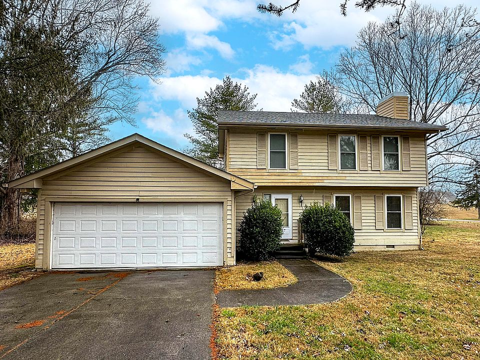 1st image of 404 Carmel Ct