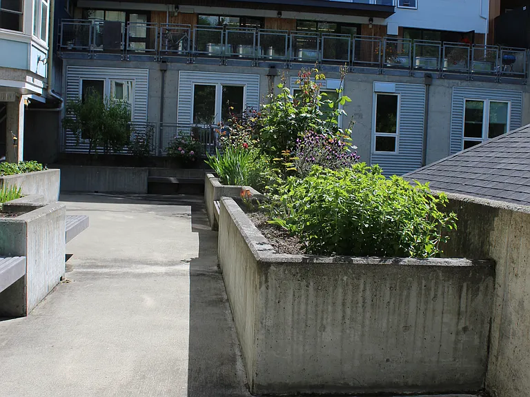 Main Place II — Photo 10
