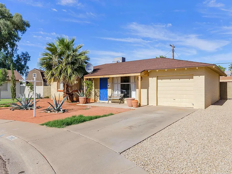 3812 W Palmaire Ave — Photo 1