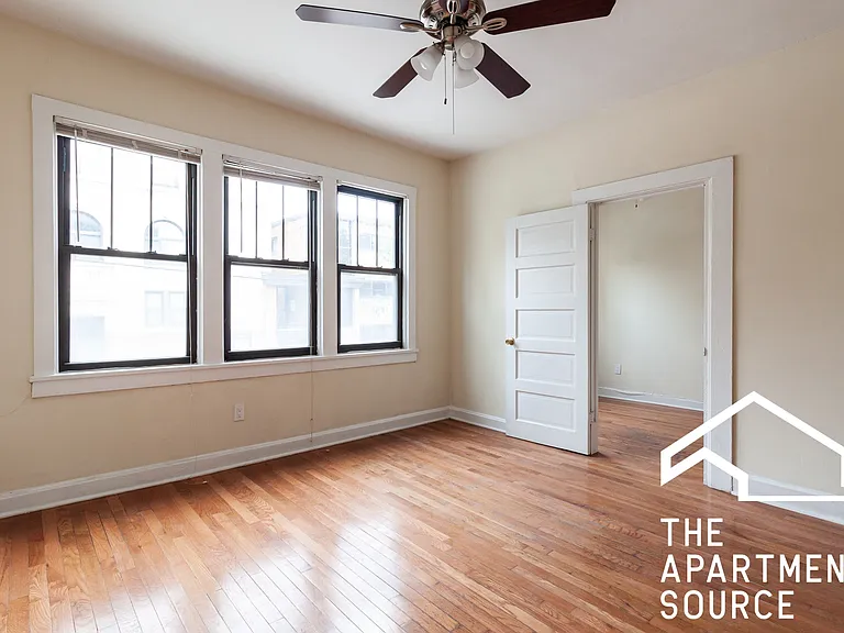 2252 N Southport Ave #2 — Photo 6