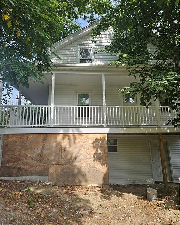2nd image of 15 Lewis St