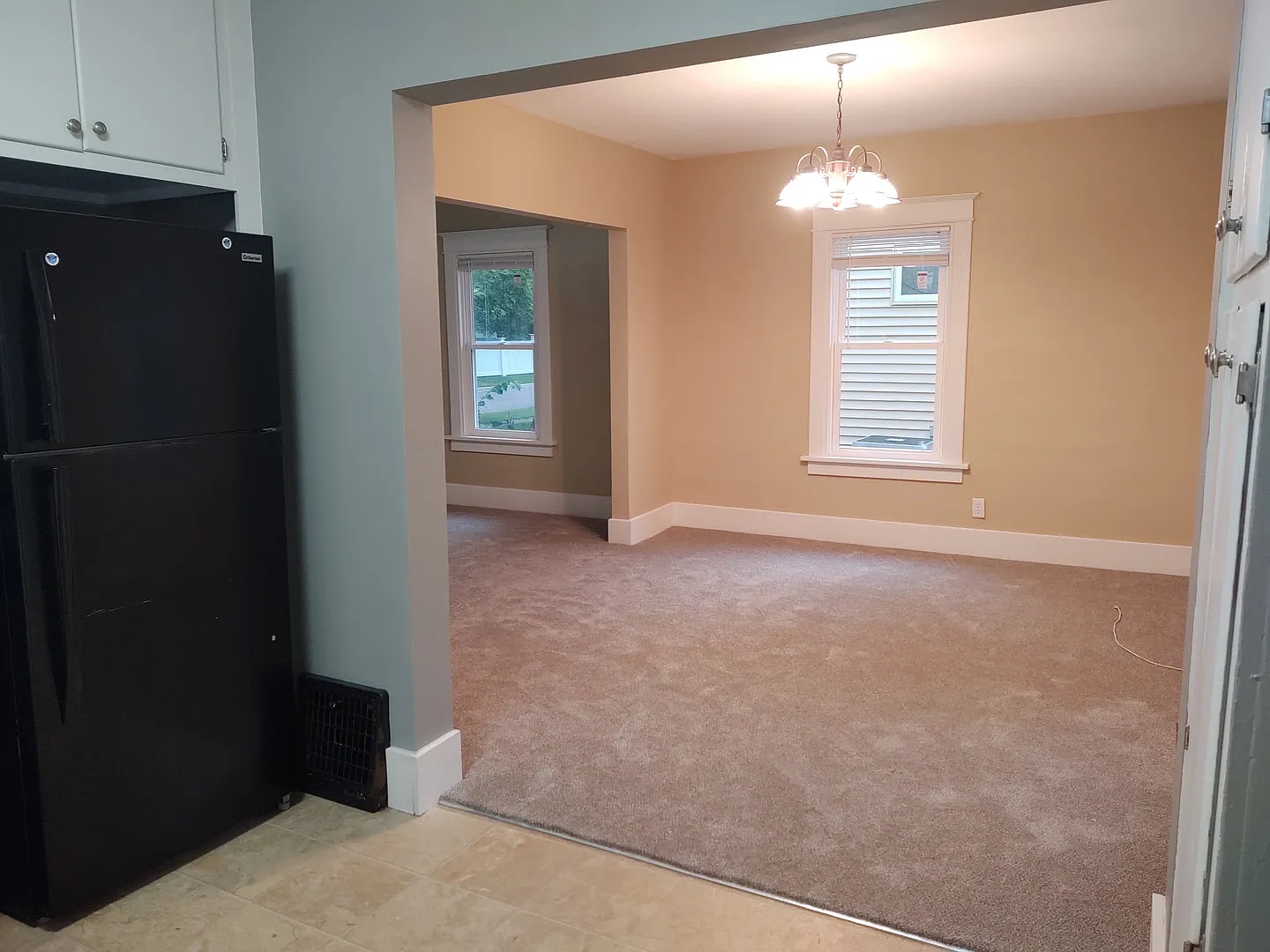 Charming 3-Bedroom Home in a Convenient Location — Photo 4