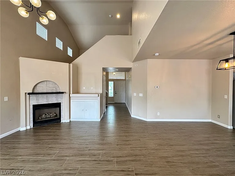 2024 Shining Feather Ln — Photo 8