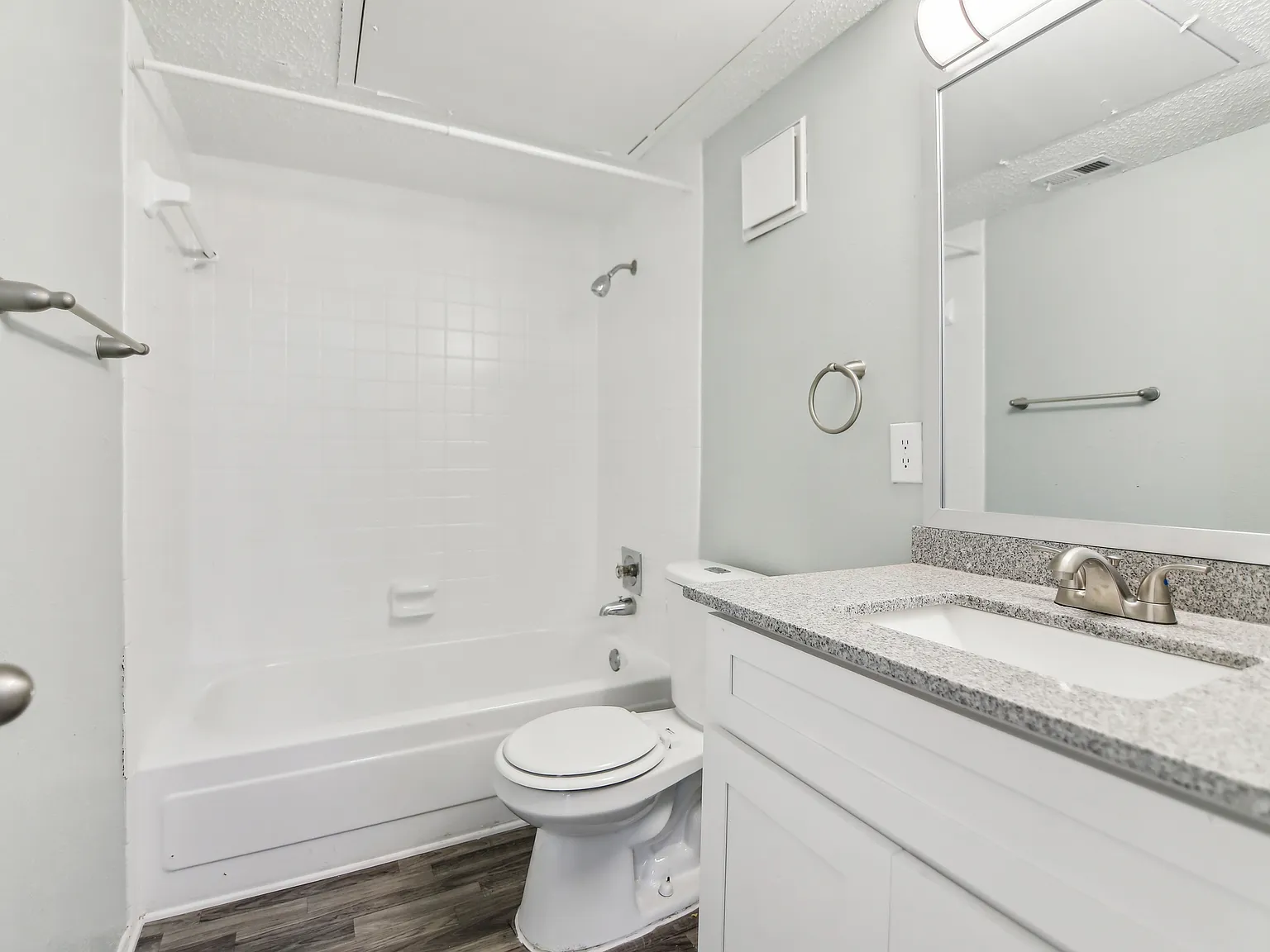Rochelle Place — Photo 2
