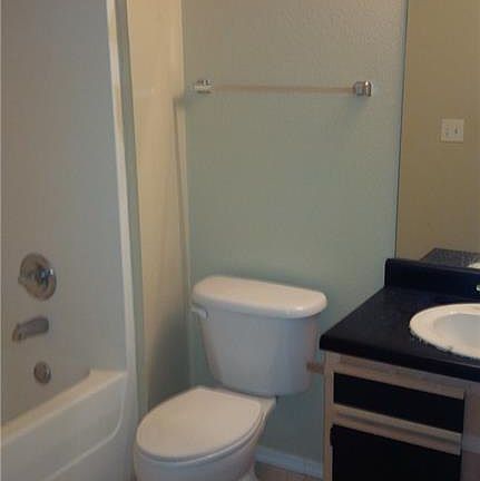 3rd image of 835 W Piedmont Pl APT 3