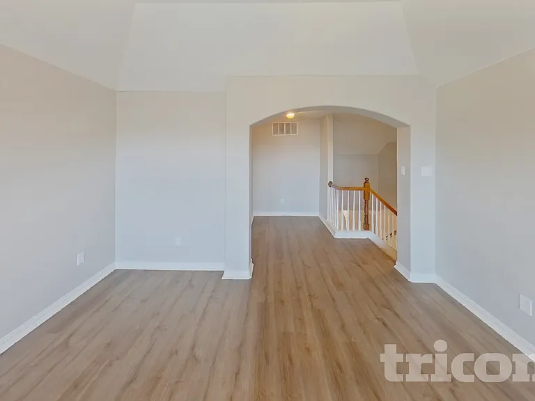 7814 Longbow Ln — Photo 16