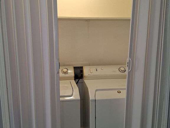 4th image of 403 Park St #C