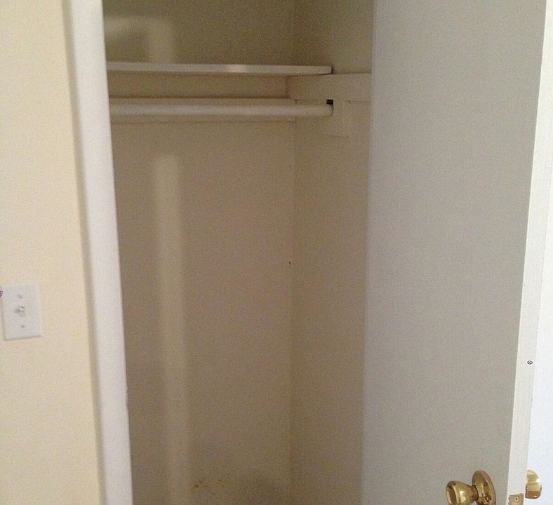 2nd image of 2001 E 9th St APT 2I