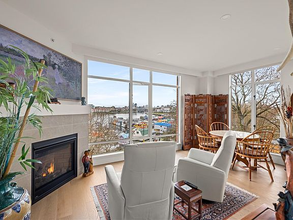 2nd image of 21 Dallas Rd #517