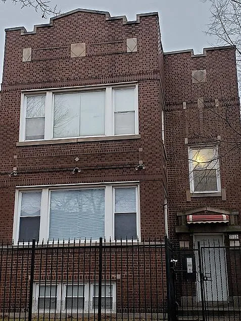 7112 S. King Dr. — Photo 2