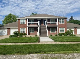 300 N 1st St, Savannah, MO 64485