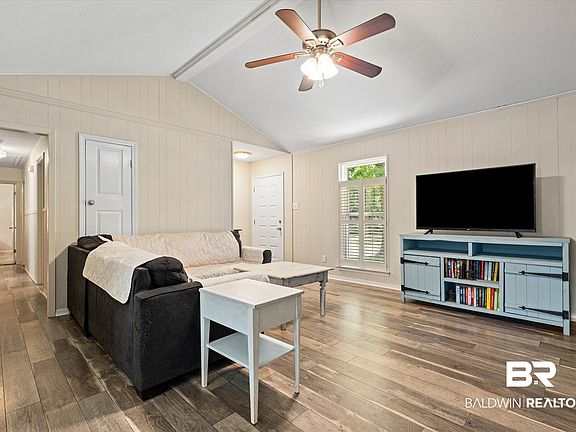 5th image of 6864 Red Oak Dr