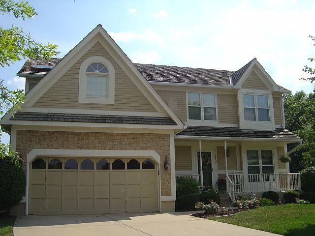 Charming 2 Story home on Quiet Cul-de-sac