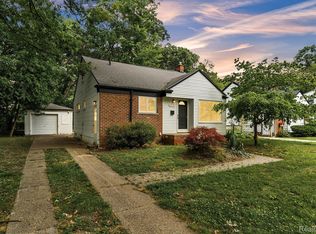 23530 Rensselaer St, Oak Park, MI 48237