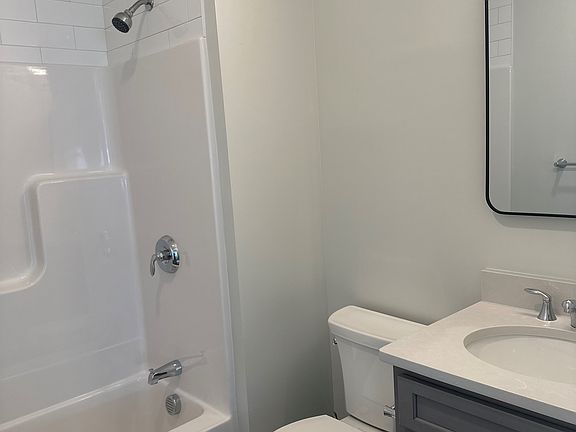 4th image of 135 Waterman Ave #24