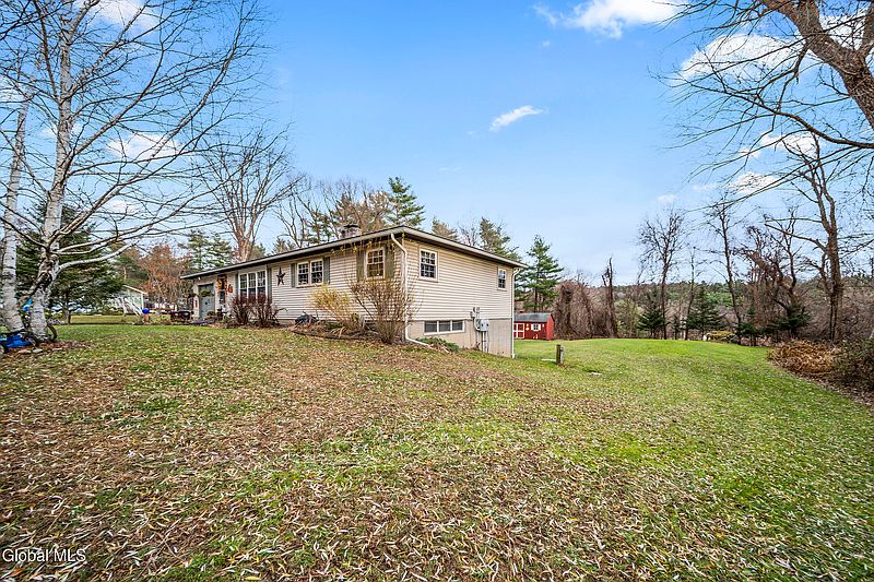 3rd image of 34 Ford Road