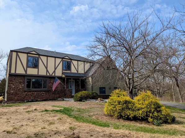 5 Dalley St, Whitehouse Station, NJ 08889