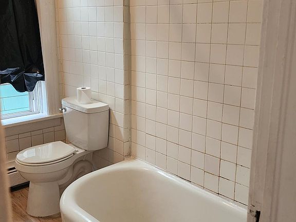 5th image of 237 Delaware Ave #3