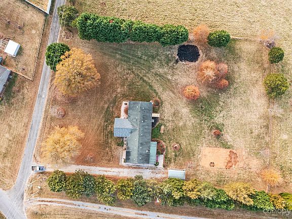 3rd image of 106 Kellana Dr