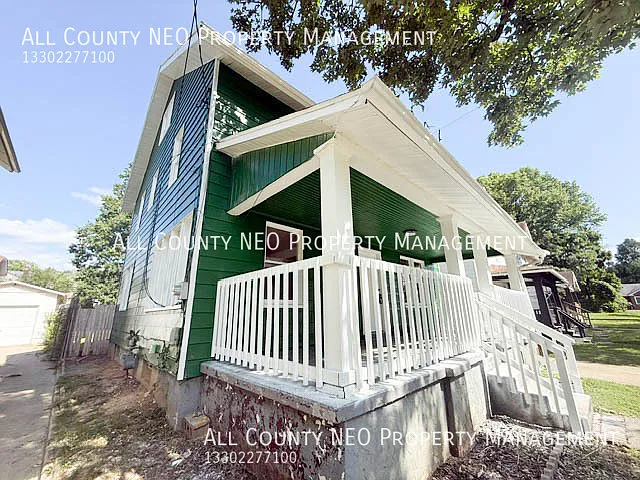 549 Wildwood Ave — Photo 3