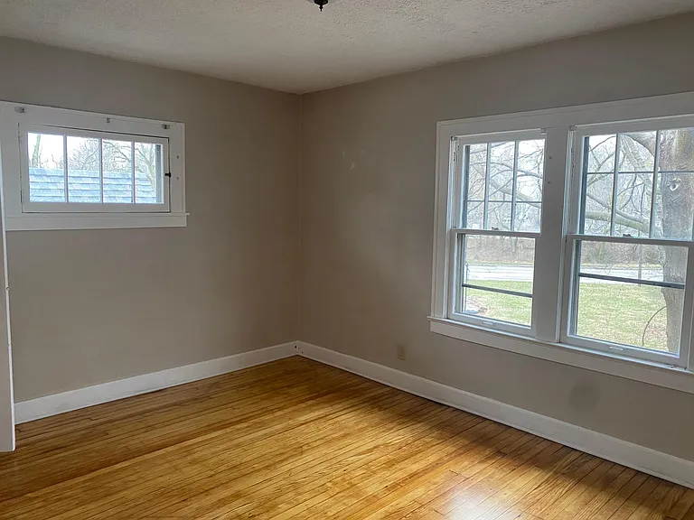 2113 Nowland Ave — Photo 6