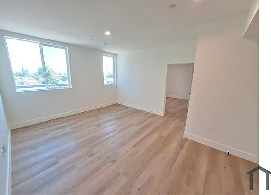 16136 Devonshire St #303 — Photo 6