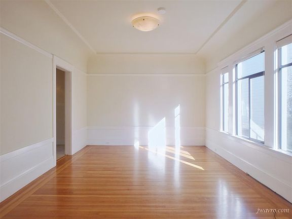 4th image of 208 22nd Ave #208