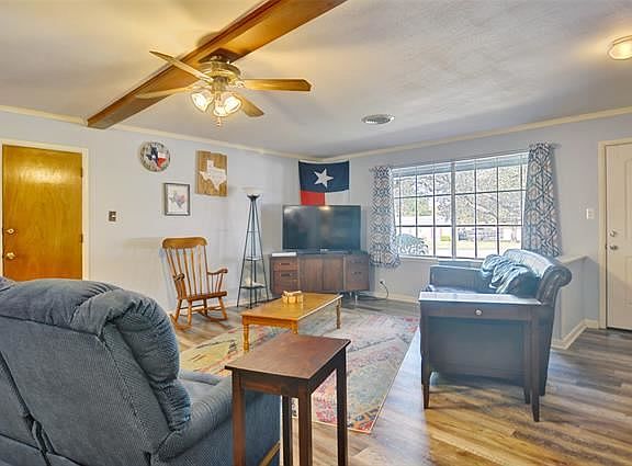 5th image of 1111 Crestwood Dr