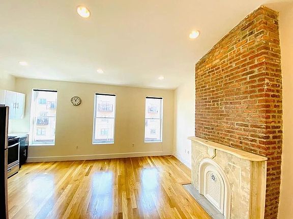 2nd image of 576 Marcy Ave APT 2