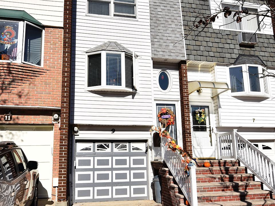 1st image of 9 Mimosa Ln