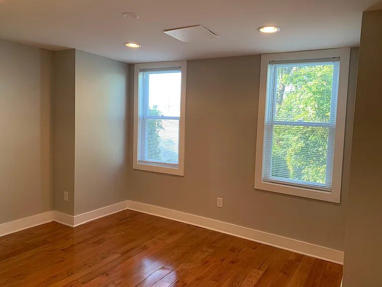 3409 Fairmount Ave — Photo 9