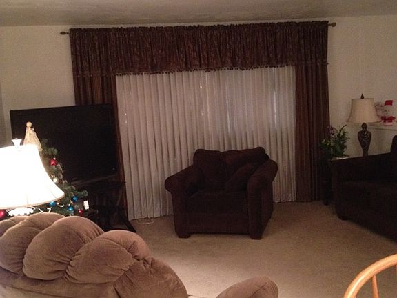 5th image of 10335 Roseway Blvd