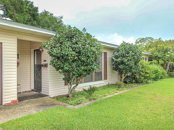 2nd image of 41 Laurie Dr