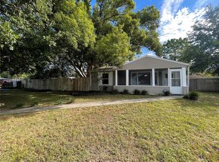 31600 Anderson Dr, Tavares, FL 32778